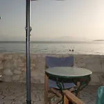 Bay דירה