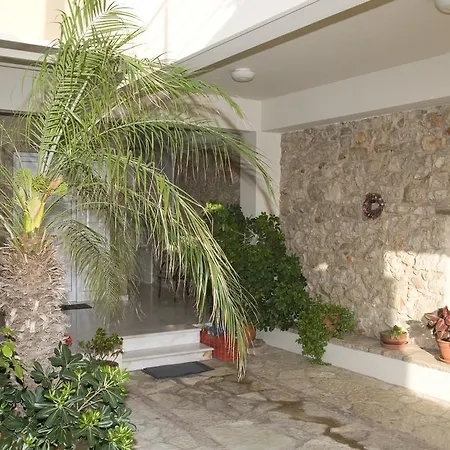 Bay Apartment *